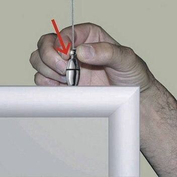 Floor to ceiling kits for double-sided snap frames
